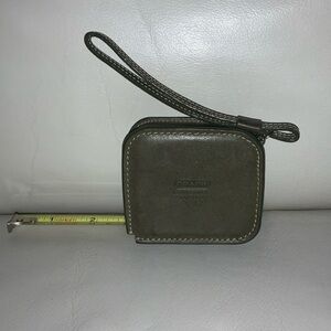 Vtg 80’S RARE Coach Retractable Leather Tape Measure. Barely used or new. SPAIN.